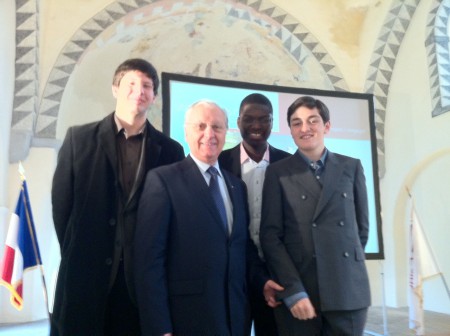 Les dirigeants de Tous Pour Lyon avec un de leur soutien, M Marc GRIVEL, maire de Saint Cyr au Mont d'Or