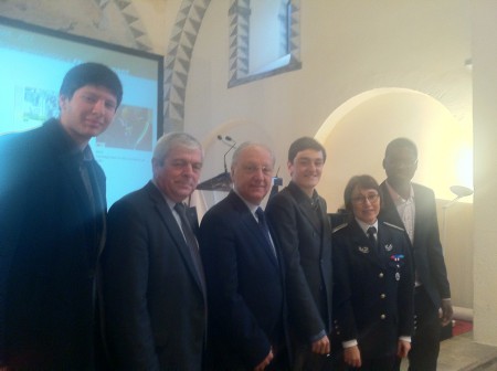 Des élus et personnalités qui soutiennent les projets menés par Tous Pour Lyon. M Denis BOUSSON, maire de Saint Didier, M Marc Grivel, maire de Saint Cyr et Mme Hélène MARTINI, directrice de l'école Nationale Supérieure de Police à Saint Cyr.